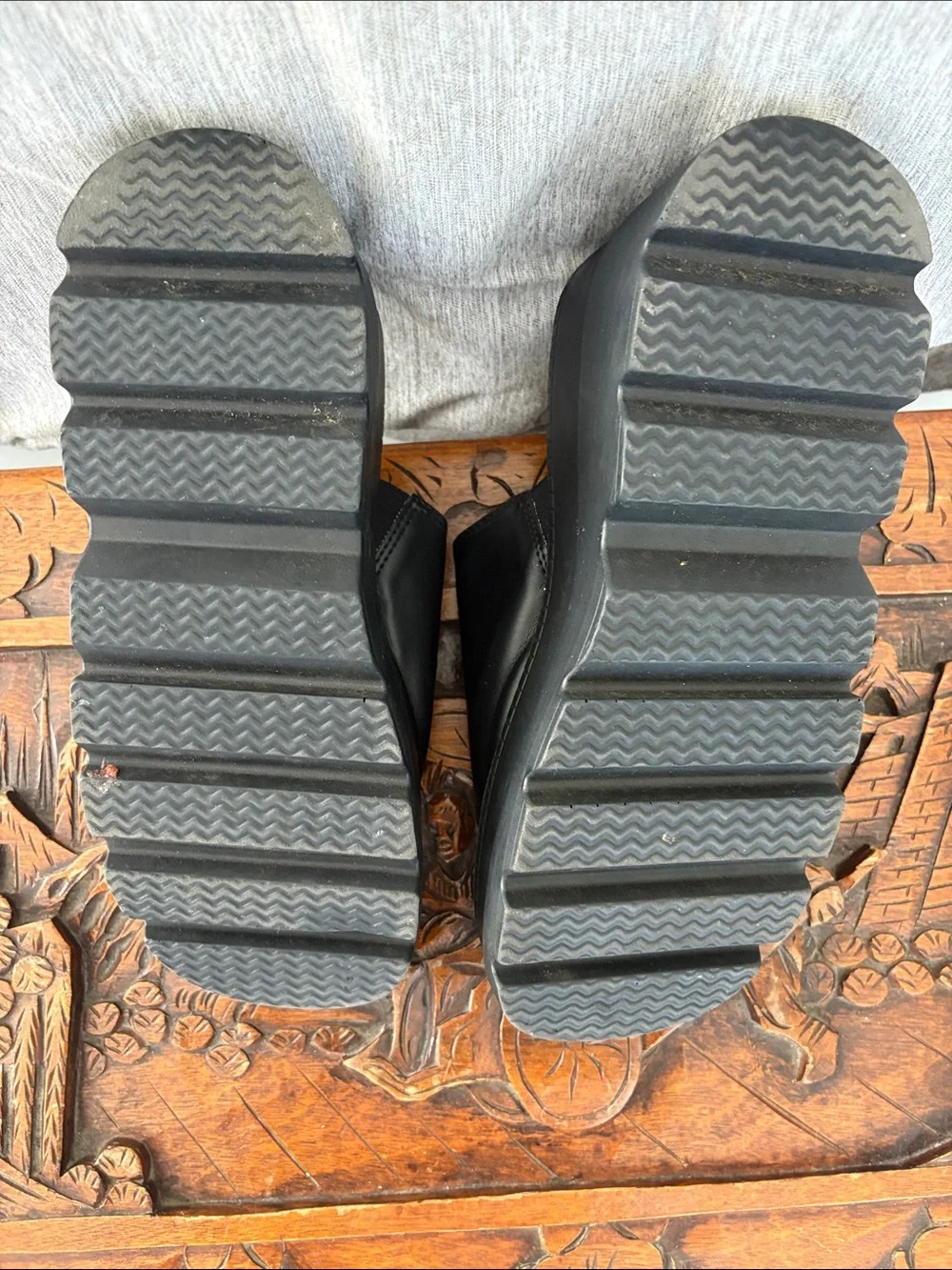 Forever 21 Black Chunky Platform Slide Sandals